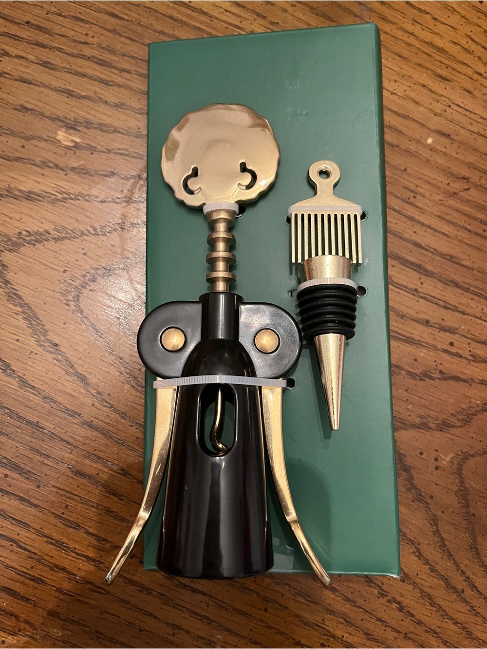 Gold and Black Wing Corkscrew with Gold Pourer and Stopper
